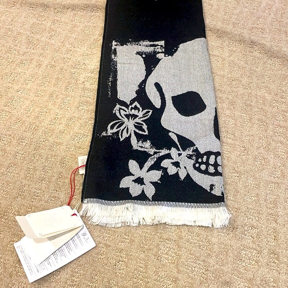 Alexander mcqueen scull scarf - Picture 3 of 6